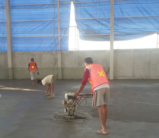 Perbandingan floor hardener dan epoxy lantai industri CV Mandiri Jaya Beton